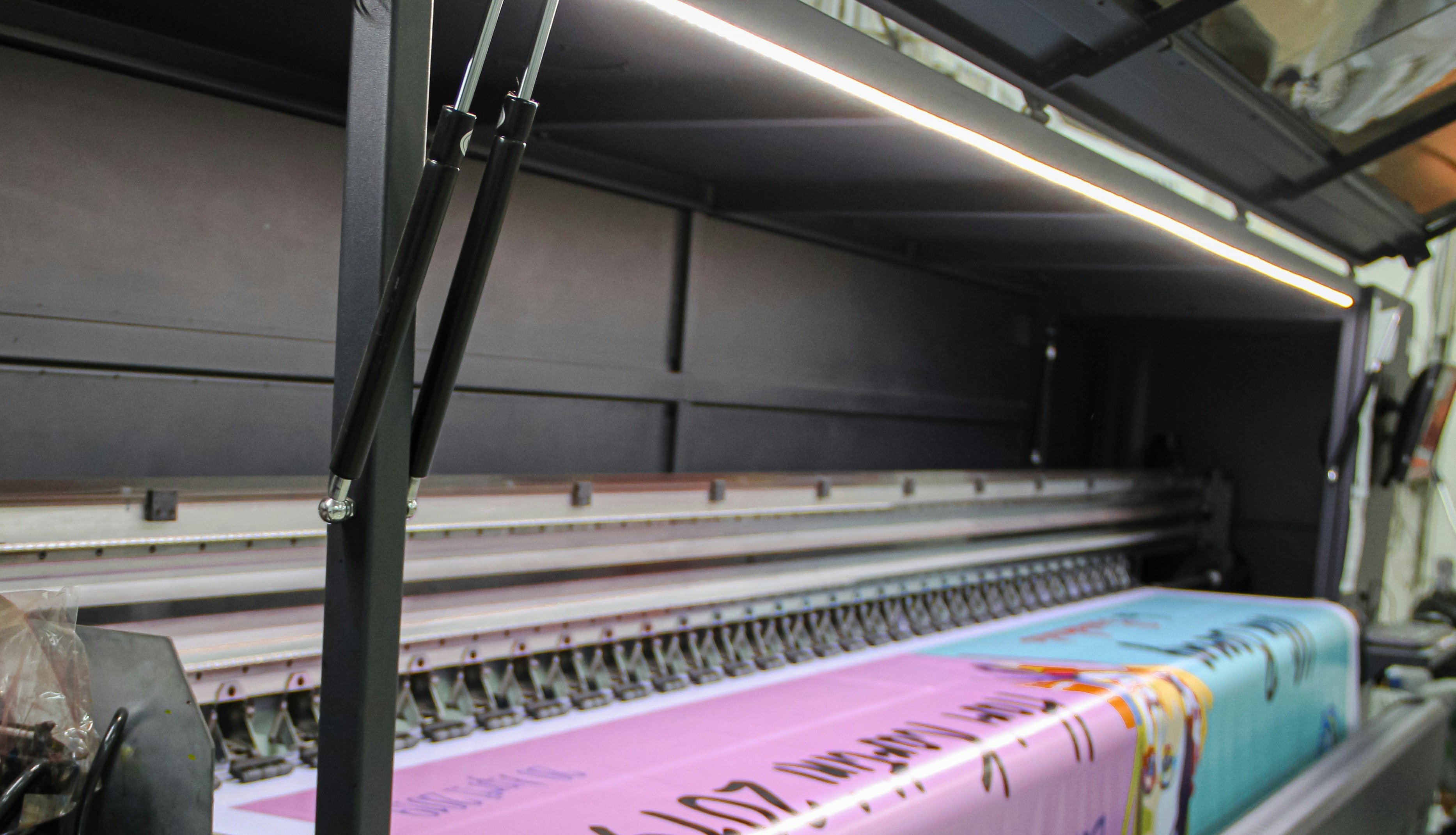 Large format printing — professional graphics installation